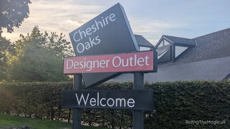 Cheshire Oaks Designer Outlet welcome sign.