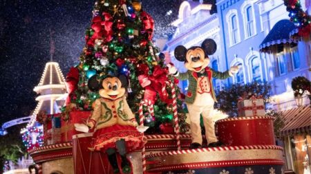 How To Book Mickey's Very Merry Christmas Party From The UK
